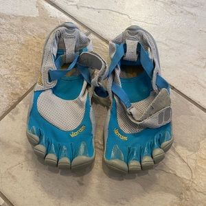 Women’s vibram five finger shoes